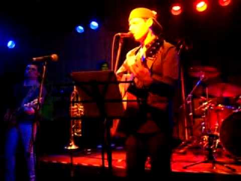 Cuti Aste y Cosmoclub - Estatuas de sal