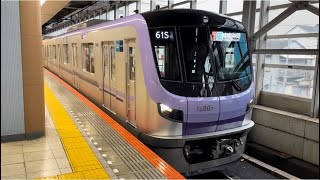 東京メトロ18000系18105編成が北千住駅4番線を発車するシーン（61S）2022.11.30