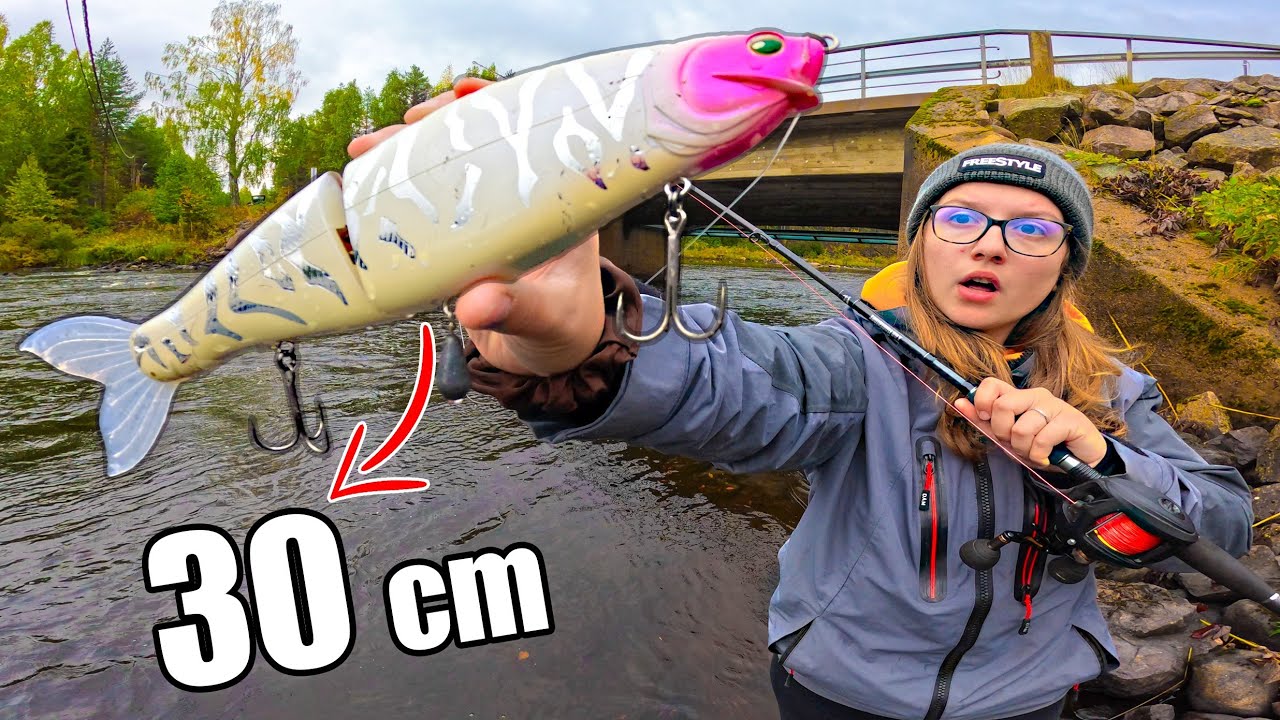 Un leurre ÉNORME pour pêcher le monstre de la rivière.