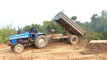 EICHER 557 Tractor River Sand Unloading & Other Tractor Shwo Powertrac 439 Mahindra CAT or JCB 2