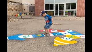 En France à Sens – Jeux de plein air pour enfants - matériau thermocollant préfabriqué