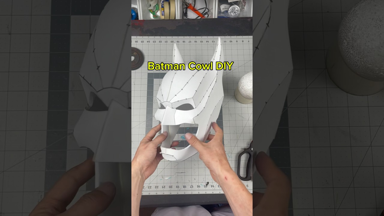 Batman Cowl DIY #batman #artcraft #foamcrafts #artprocess #cosplaydiy #craftdiy #batmancosplay