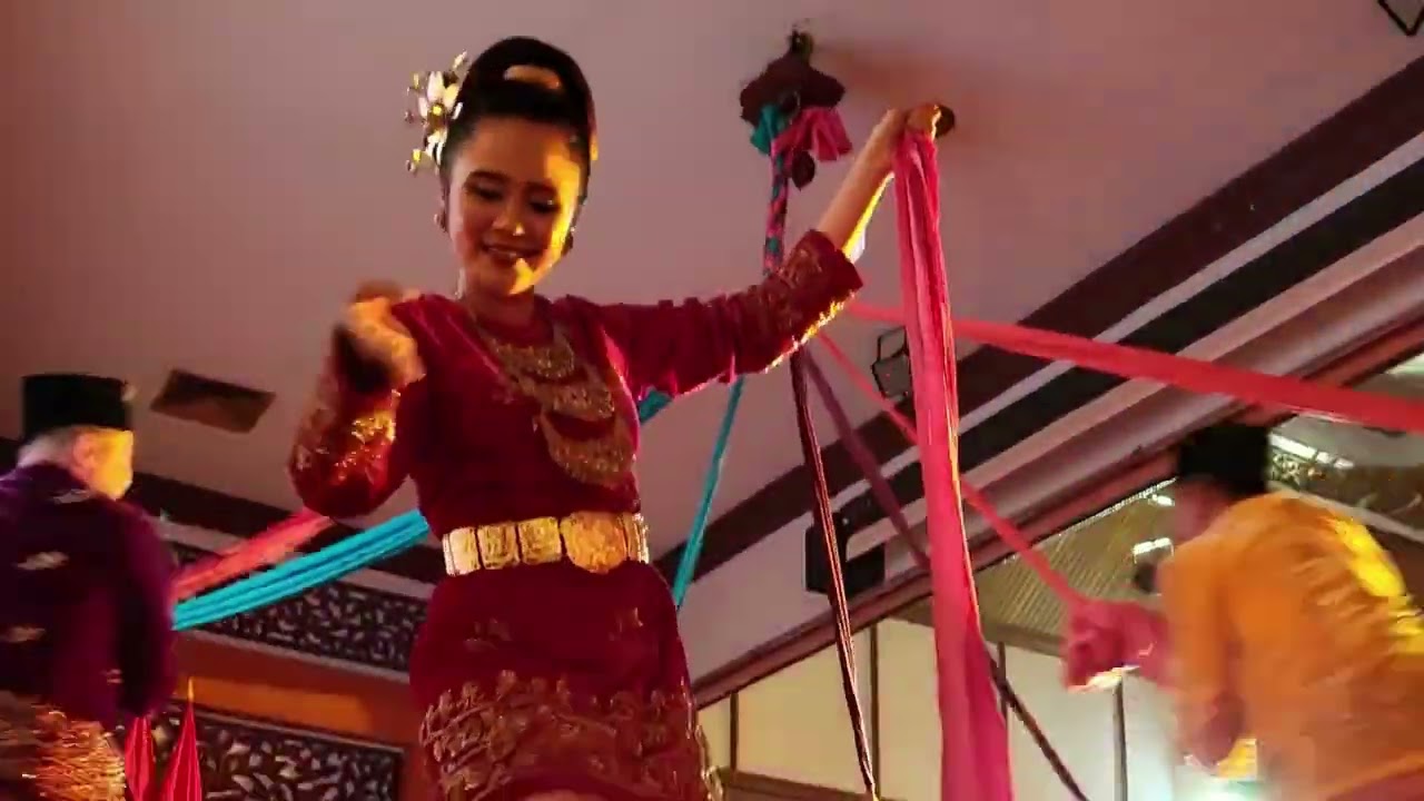 Tari Selampit Delapan