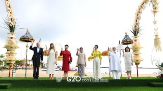 Ibu Iriana Ajak Para Pendamping Pemimpin G20 Melihat Kearifan Lokal Indonesia, Bali, 15 Nov 2022