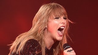 ¡Taylor Swift Rompe Records de AMAS+ Explosiva Presentación! chords