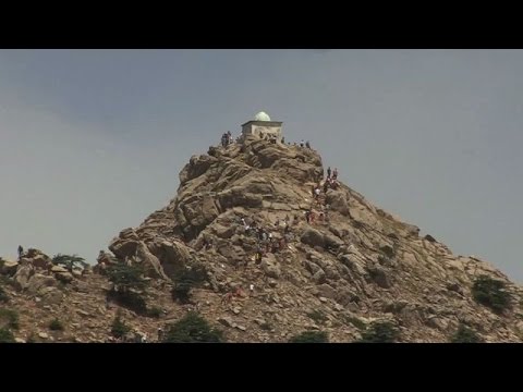 قمة السعادة في جبال جرجرة الجزائرية