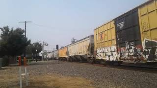 UP 8456 UP 8652 UP 2586 LEAD A SOUTHBOUND FREIGHT TRAIN WITH UP 2551 UP 8161 AS THE DPUS 👇👇👇