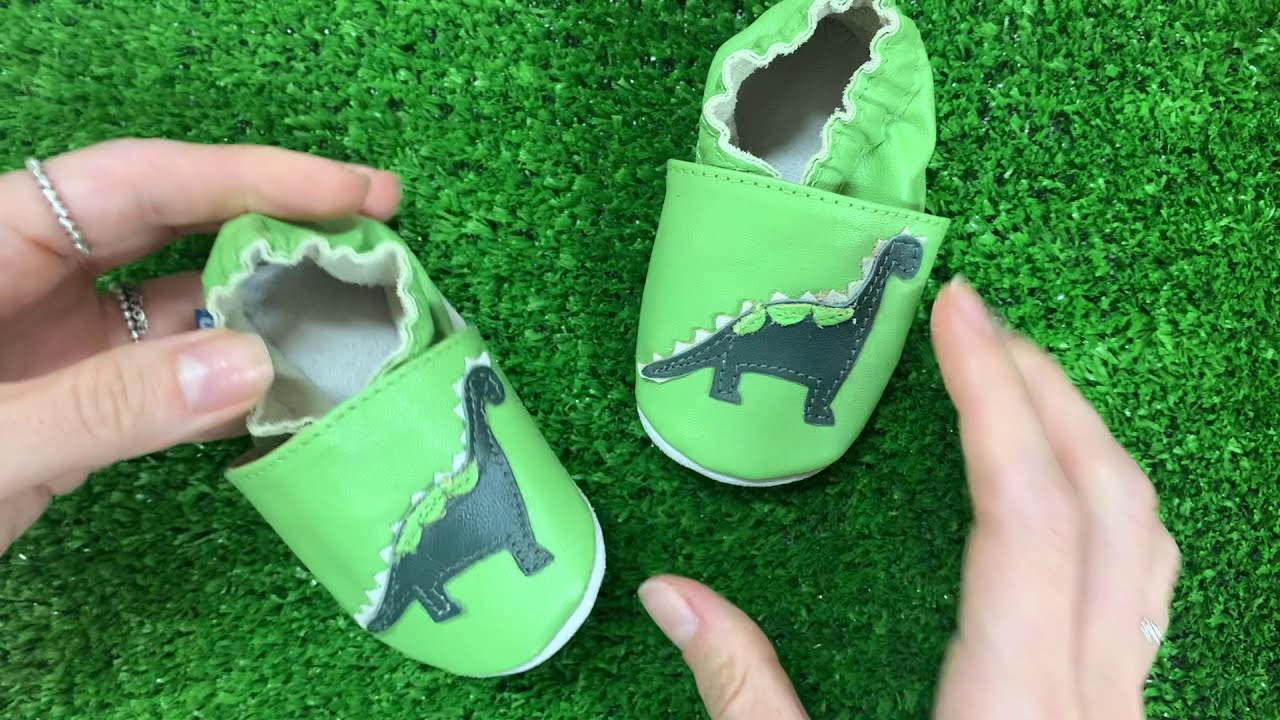 Sapato Bebê Dinossauro Verde da Babo Uabu - YouTube
