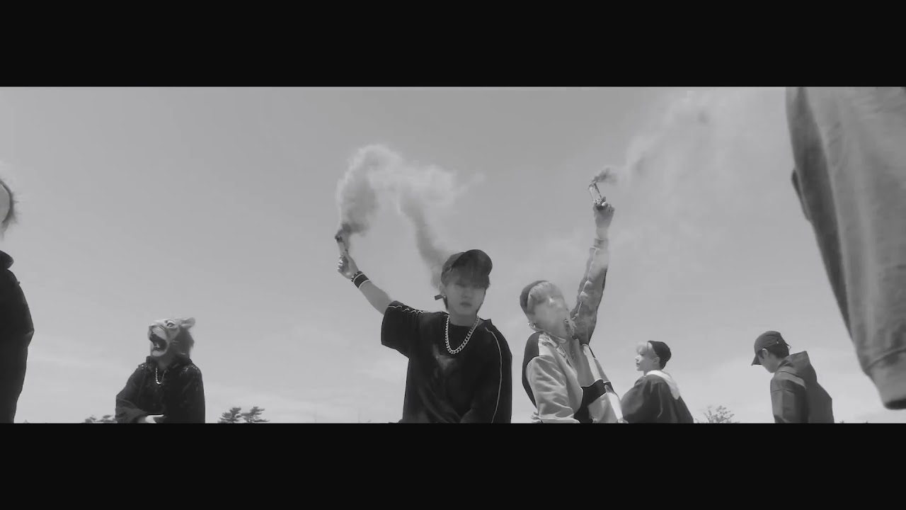 Stray Kids - EASY (CLEAN INSTRUMENTAL)