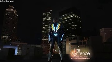 Black Lightning 1x05 Opening scene/Jefferson tries out Flight technology and stops crime