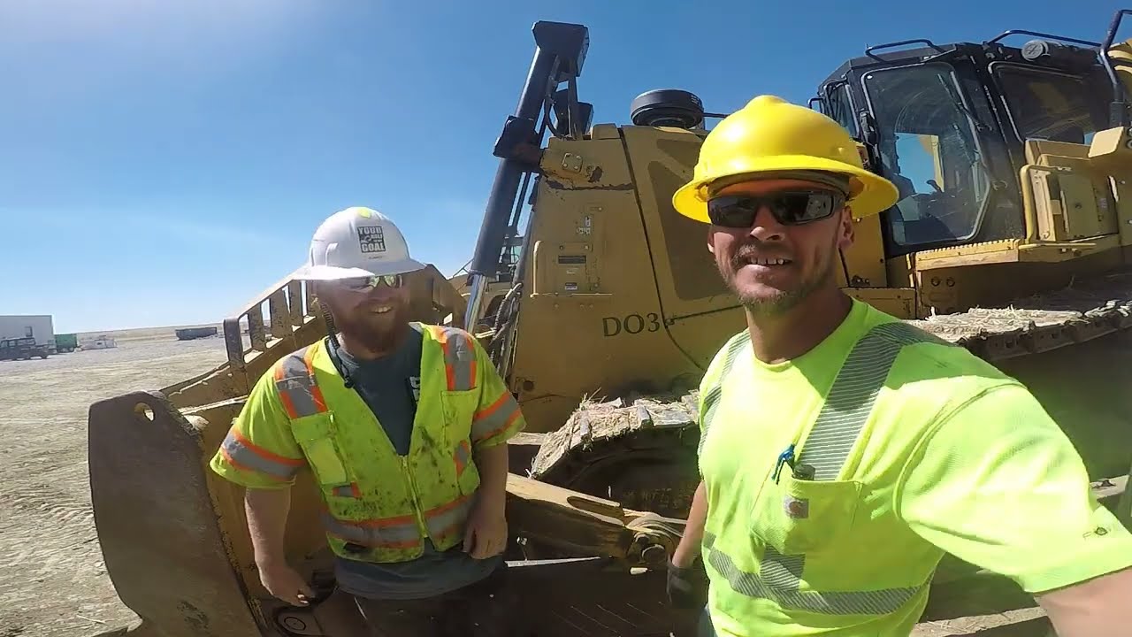 CAT D8T no headlights