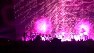 Tight Rope - Janelle Monae (Live/Winnipeg/2011)