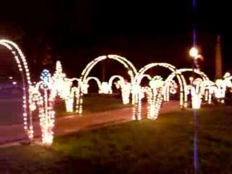 2006 Children Playing Christmas Lights Munn Park 3