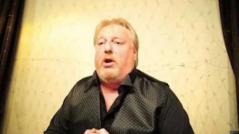 Terence Robertson singing O Sole Mio.wmv