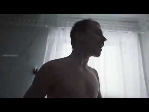 رغم البعد الذي بيننا لا يوجد اقرب منك لقلبي 