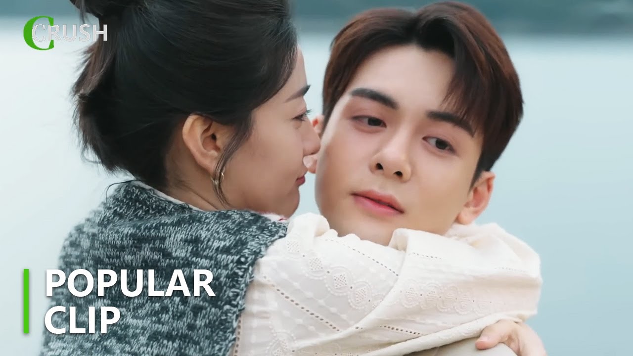 девушка дразнит CEO разными способами, из-за чего он совершенно не в состоянии устоять!