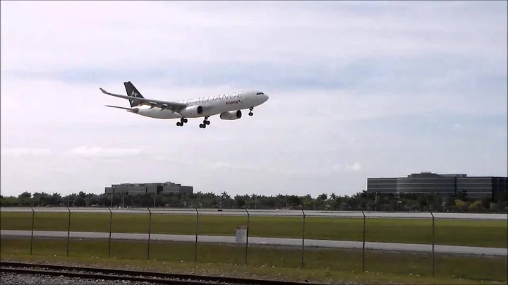 Avianca Star Alliance A330-200 landing at MIA