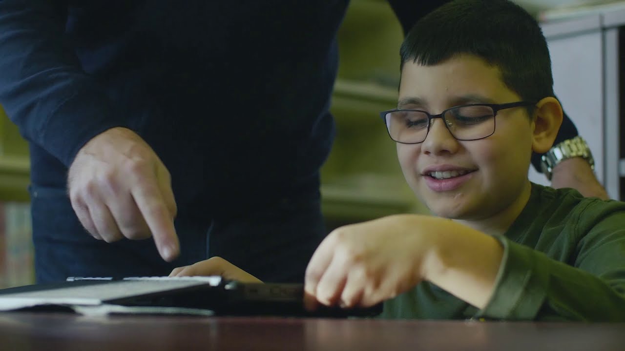 BrailleNote Touch Plus Tablet and note taker (Arabic version) YouTube