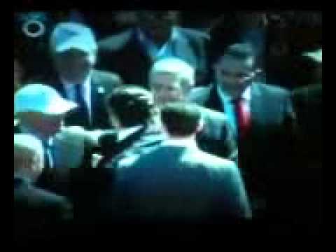 حوري يحاول تقبيل يد سعد الحريري
