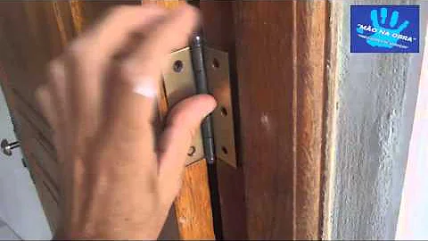 Como tirar dobradiça enferrujada de porta?