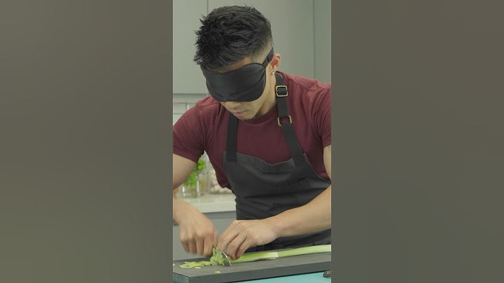 Most slices of celery cut whilst blindfolded in 30 seconds - 125 by Wallace Wong 🔪