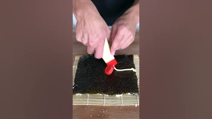 Sushi Roll from Whole Salmon - DayDayNews