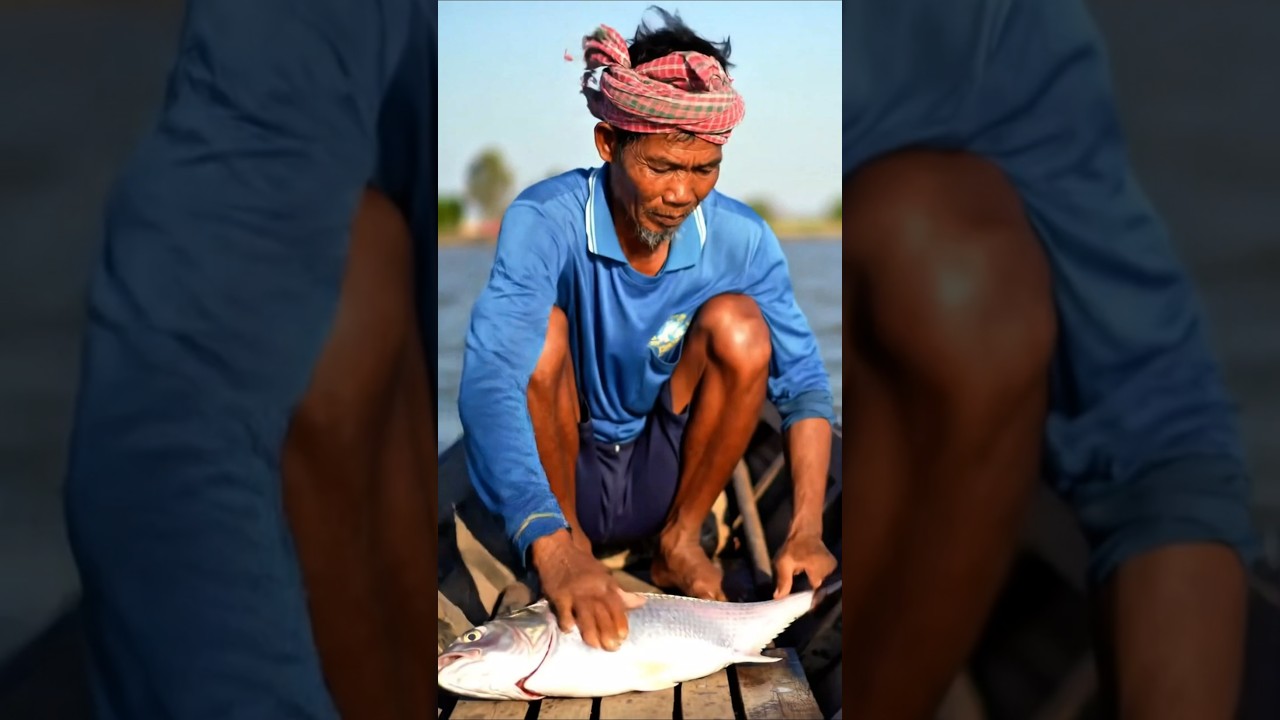 Traditional Cambodian Fishing on the Tonle Sap River | 