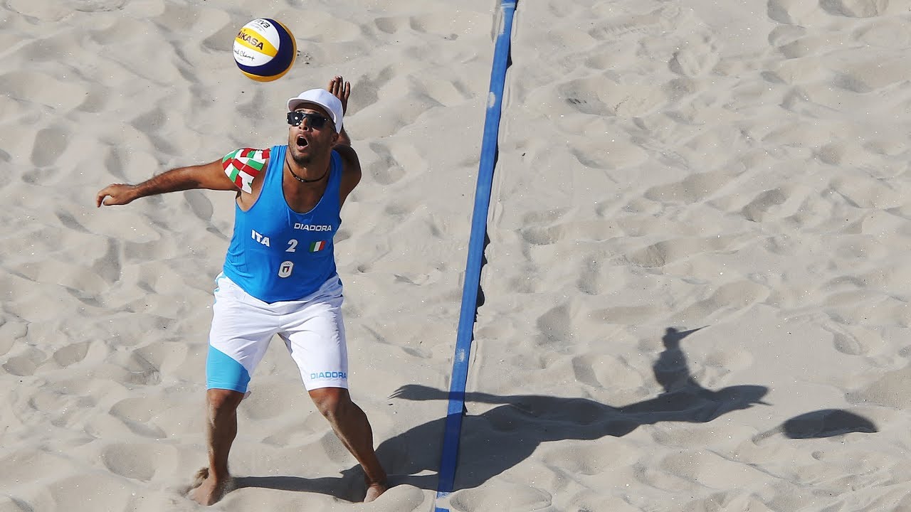 Italian volleyball player has the craziest, quirkiest serve you'll ever see