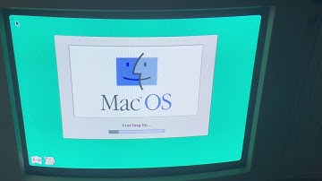 Apple Macintosh Quadra 700 - Booting System 7  (Year 1991)