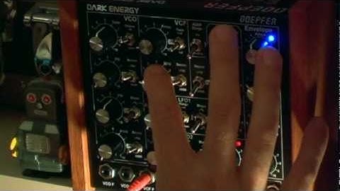 Doepfer Dark Energy - Arpeggio Demo by Hyboid
