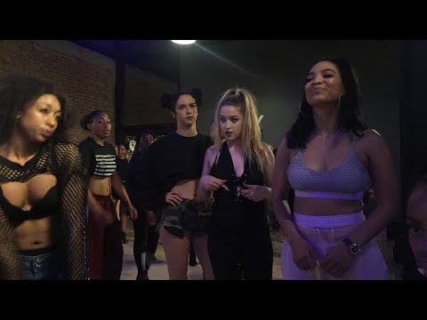 “Chun Li” | Nicki Minaj | QNL’s LA camera iphone 8 plus apk