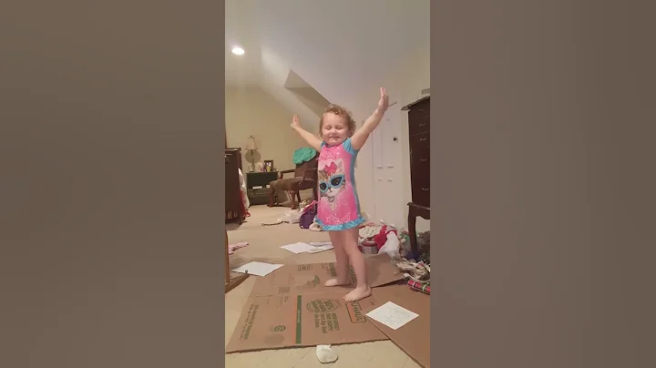 Baby Avery's learning to dance