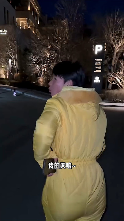 This girl takes a hot bath in the snow and finds fish in a water park. #shortsvideo