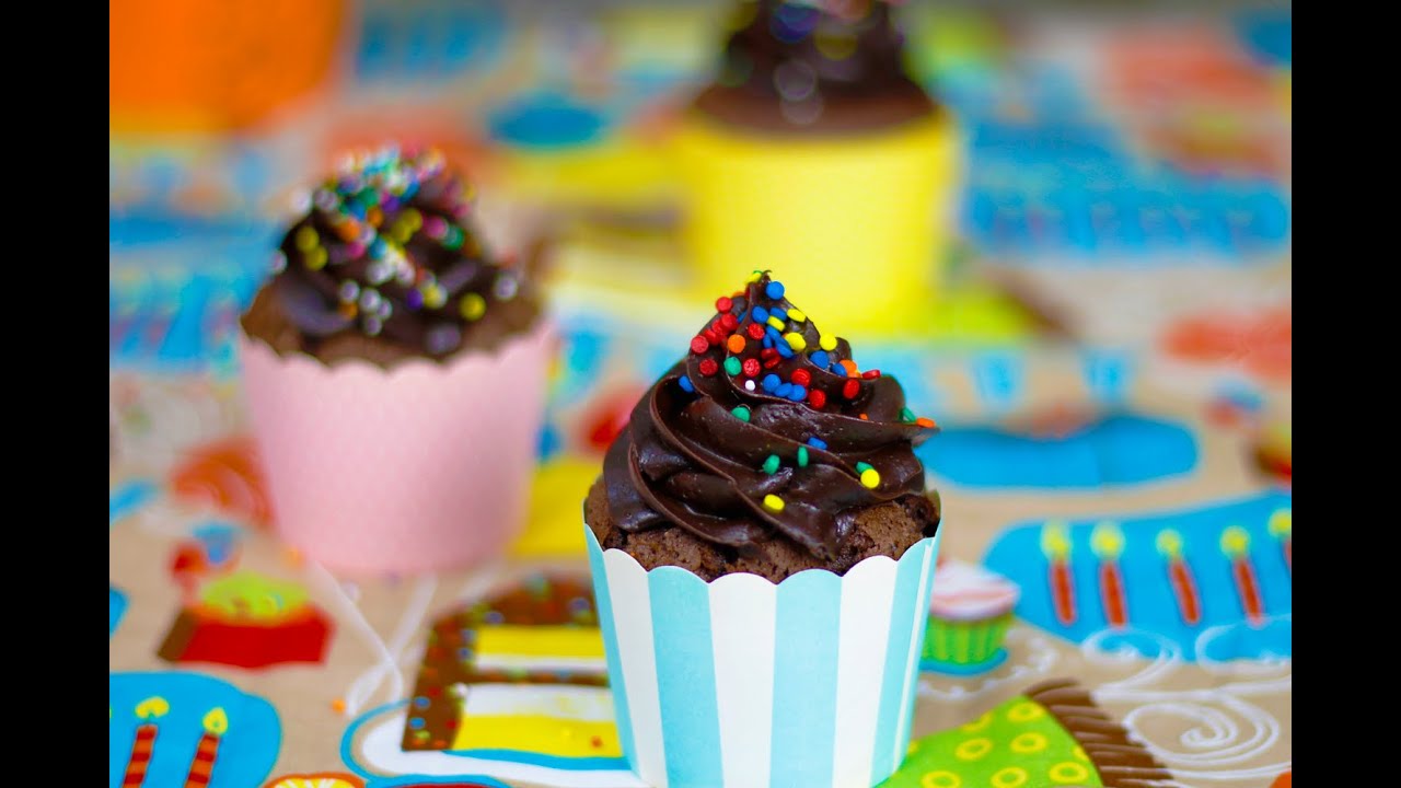 CUPCAKE DE CHOCOLATE DECORADO - FERNANDA QUATROCCHI 62