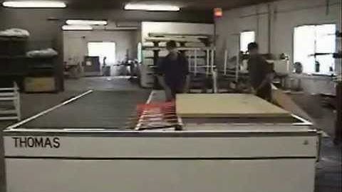 Thomas Manufacturing Return Conveyor with Optional Turning Attachment.wmv