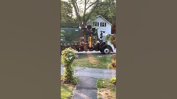WM cng labrie automizer collecting recycling #recycling #CNG #recyclingtruck #garbagetruck
