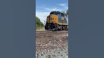 CSX 1982 (Seaboard System HU) leads I015 in Wellsboro! 9/2/23