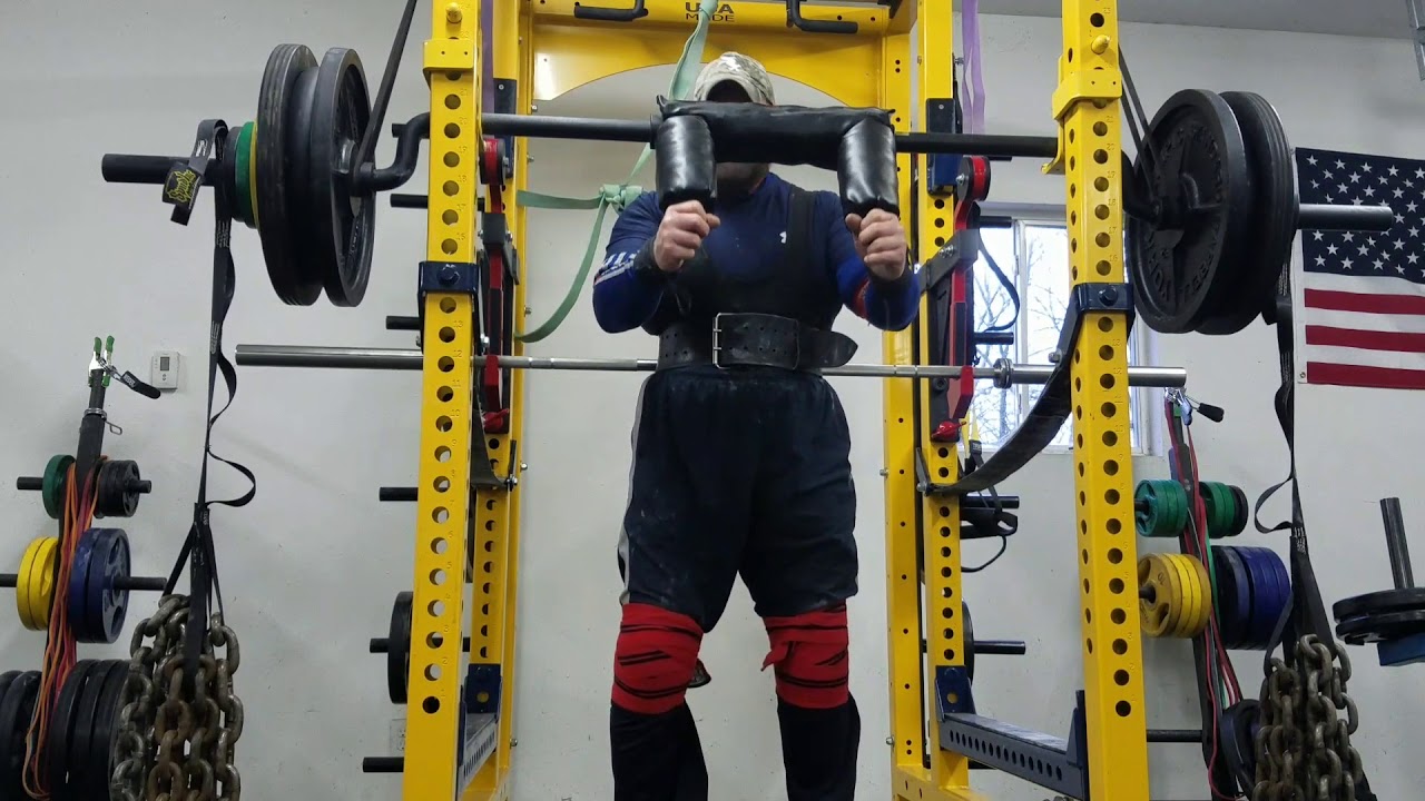 Safety Bar Squats 340 w 200lbs chains total weight 540x3 with mini band