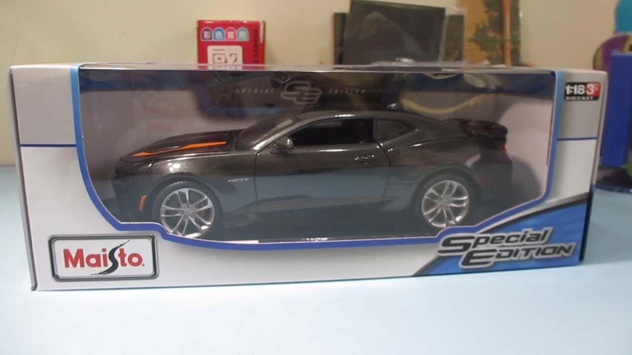Unboxing Maisto 2017 Chevrolet Camaro 50th anniversary 1/18 model.