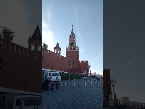 гимн России в исполнении курантов Кремля