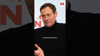 Marc Hosemann und Tom Schilling aus Neflix' „Achtsam Morden“ – Bad Choices Only 2