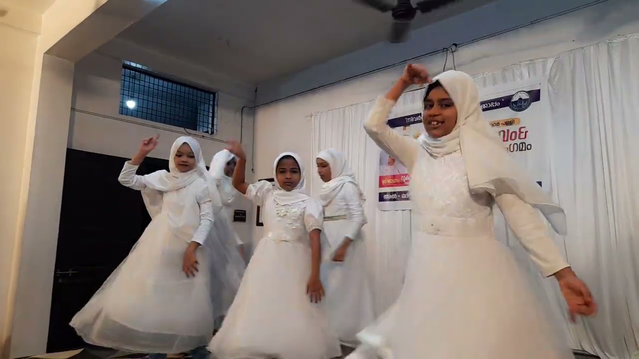 അൽമദ്റസത്തുൽ ഇസ്‌ലാമിയ്യ ഹാജിയാർ പള്ളി, മലപ്പുറം  ഡാൻസ്:  വിദ്യത്ഥികൾ