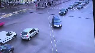 Видео момента серьёзного ДТП на Волоколамском проспекте в Твери