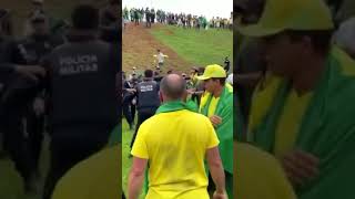 Bolsonaro supporters storm Brazil’s Supreme Court screenshot 2