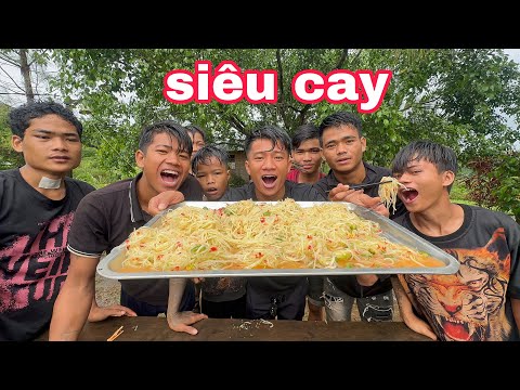 MỘT NGÀY MƯA | Y ĐIÊU CÙNG TEAM LÀM MÓN CÀ SÓC SIÊU CAY |