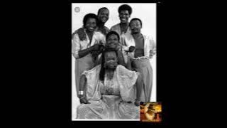 Brenda & The Big Dudes - Holiday*