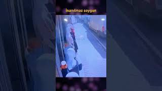 Akıllara Durgunluk Veren Olay. Kuyumcuda Taç Bakan Kadın, Bir Anda Elindekini Alıp Kaçtı, Kuyumcu Ne