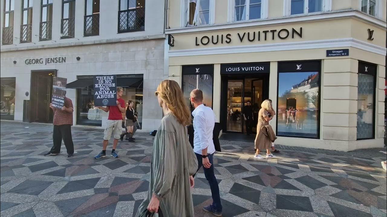 Copenhagen, Denmark.06 July 2021, Louis Vuitton shoppers waitng in line for  turn during covid-19 at social distacning in Copenhagen .Photo..Francis Jo  Stock Photo - Alamy