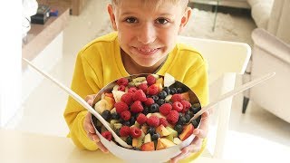 Making Fruit Salad and Football Crossbar Challenge screenshot 5