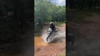 just rides through. 💦🏍️#ktmindia #adventure390 #water #watercrossing #alwar